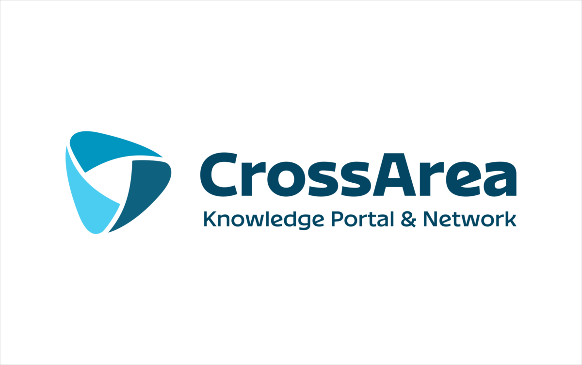 CrossArea-Logo mit blauem Symbol und Schriftzug „Knowledge Portal & Network“