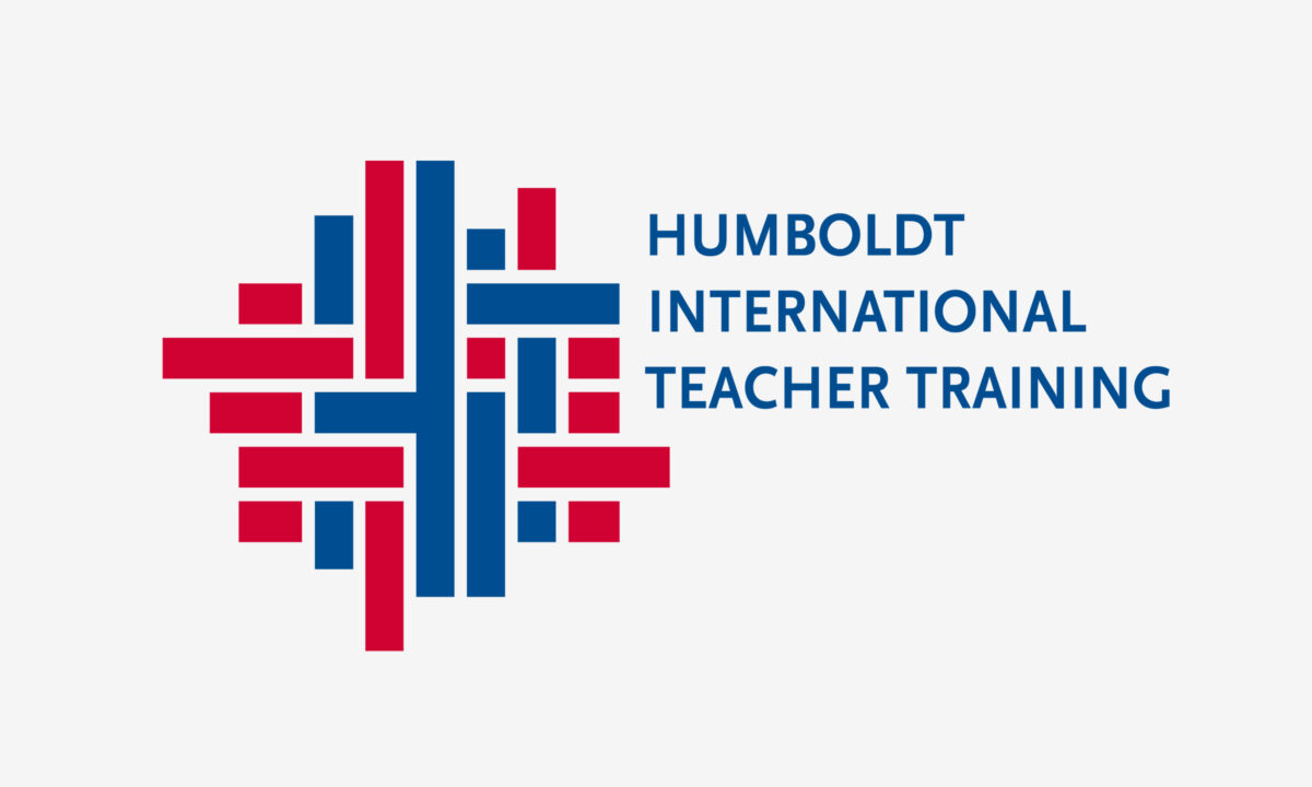 Keyvisual für das Projekt „Humboldt International Teacher Training“. Das Keyvisual besteht aus roten und blauen, ineinandergreifenden Flächen